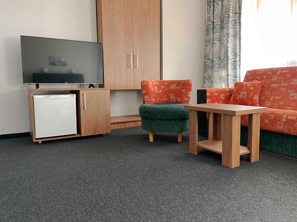 Motel Gilău エクステリア 写真