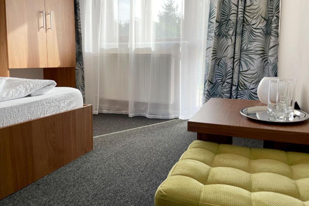 Motel Gilău エクステリア 写真