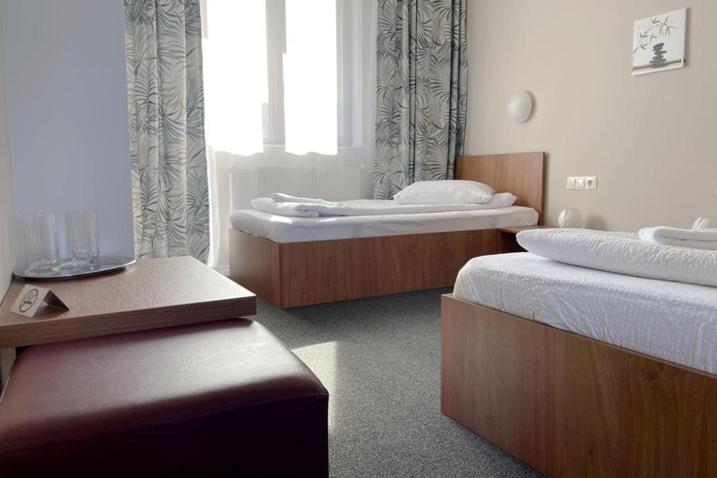 Motel Gilău エクステリア 写真