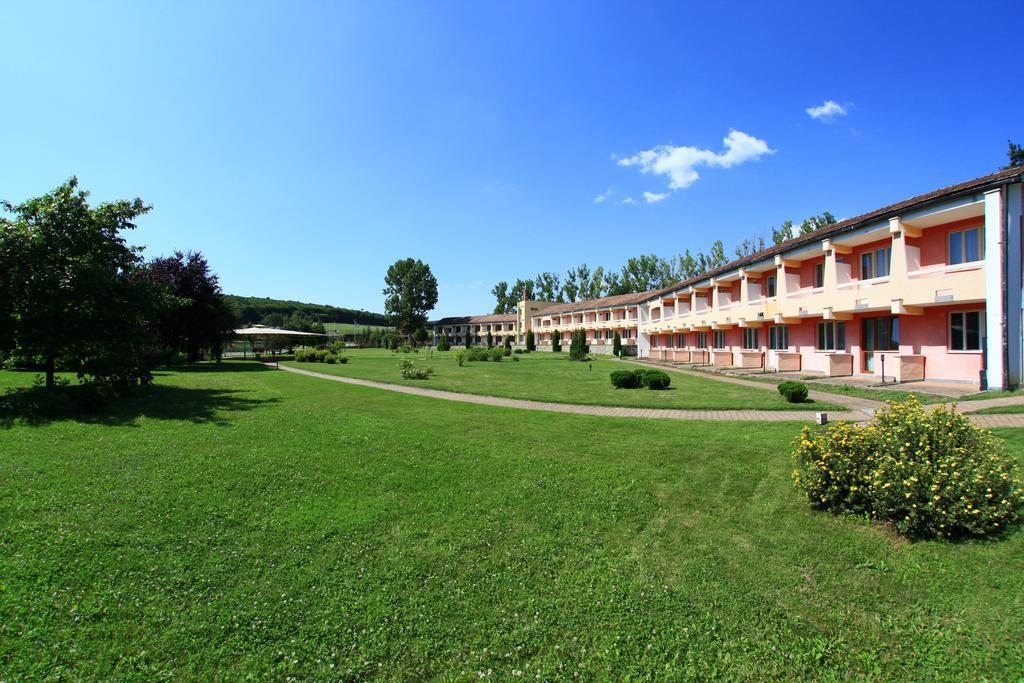 Motel Gilău エクステリア 写真